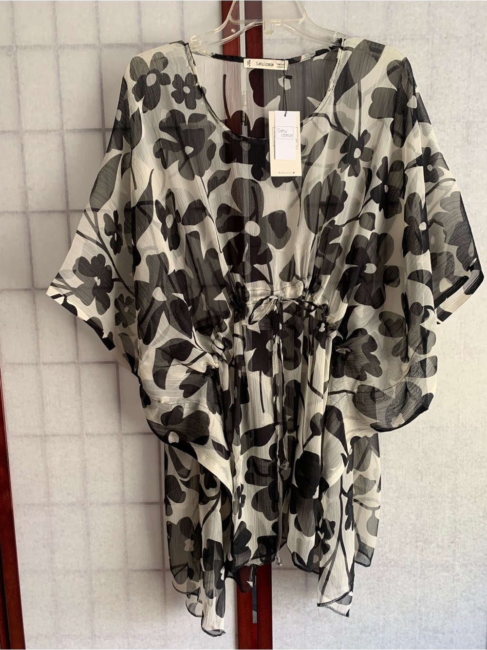 NWT Salty Lemon Black & White Floral Sheer Swimsuit Cover-Up One-Size-Fits-Most